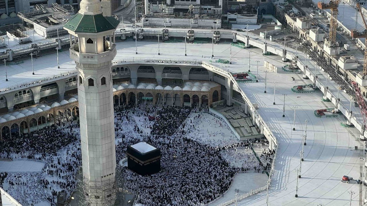 10 Nights 3 Star Women Only Umrah Package